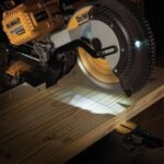 DeWalt FLEXVOLT 12 in 120V MAX Double Bevel Compound Sliding Miter Saw Kit - Image 2