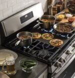 GE 30" Freestanding Gas Range - Image 7